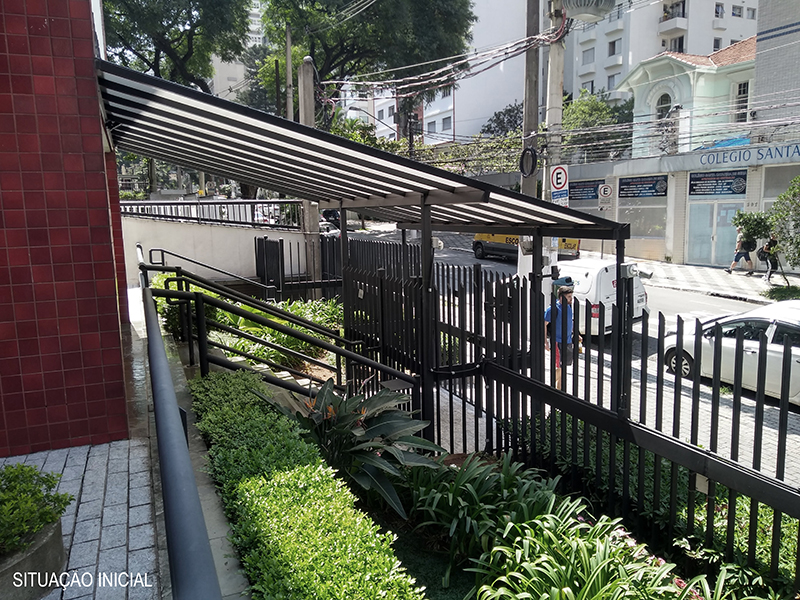 Detalhe do acesso de pedestres do Condomínio Paulista em sua condição original