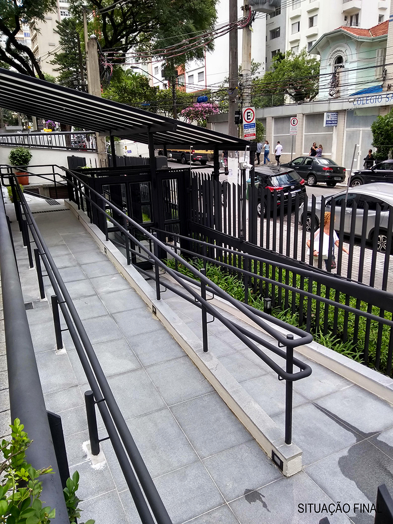 Rampa de acesso acessível concluída no Condomínio Paulista
